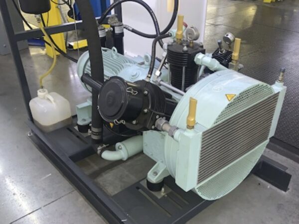 30 HP Sauer Model 81l Medium Pressure Air Compressor - Image 2